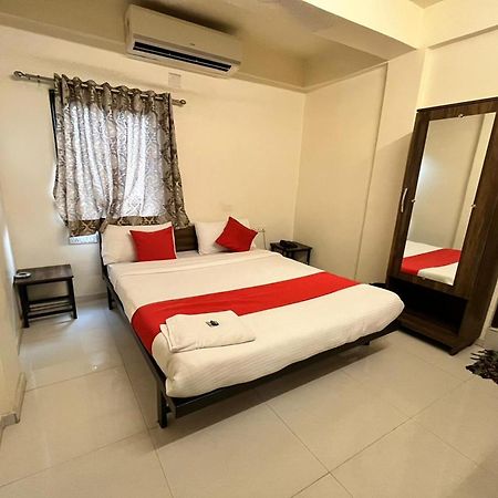 Hotel Kalyan Palace Batwa Bagian luar foto
