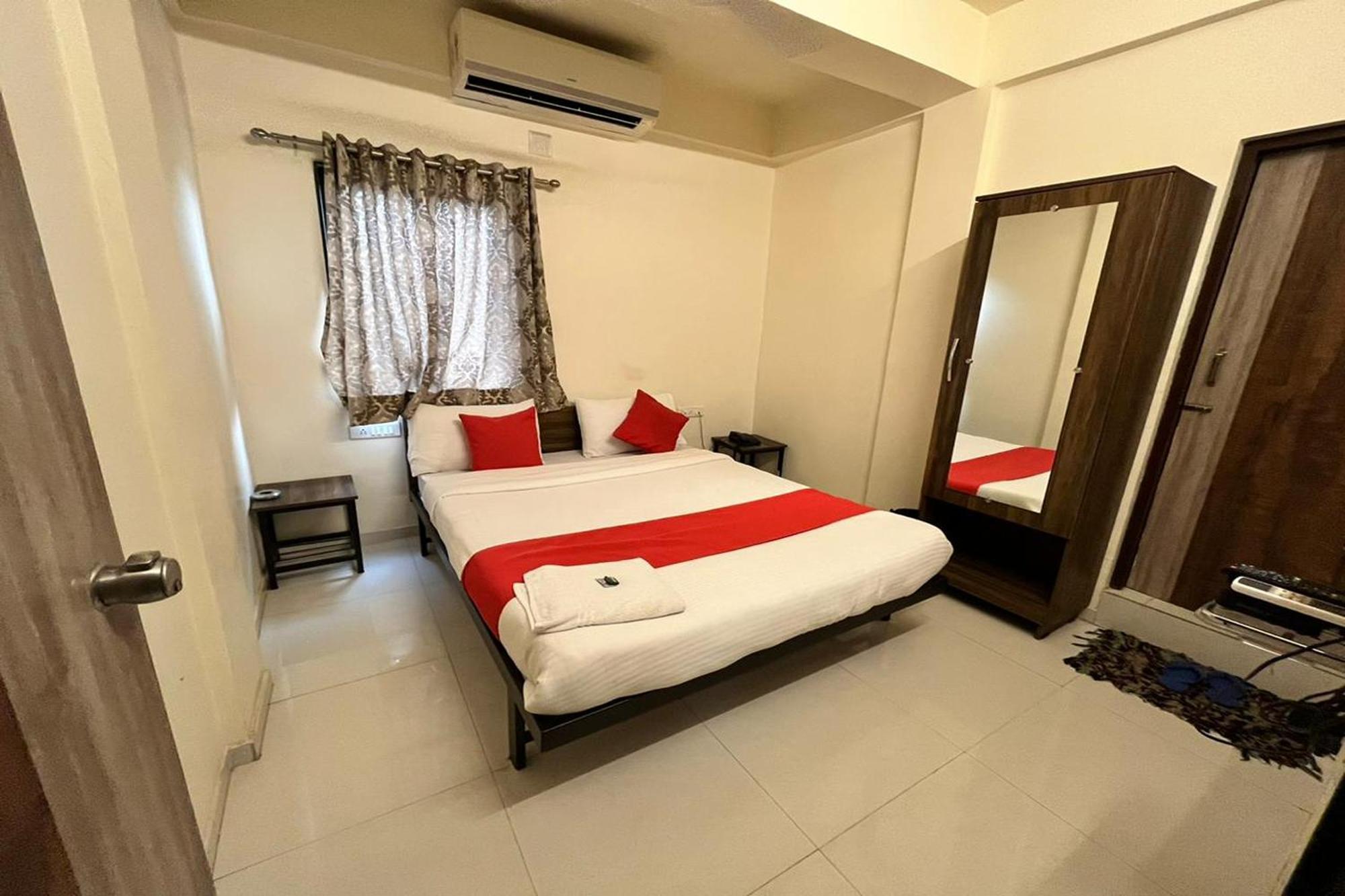 Hotel Kalyan Palace Batwa Bagian luar foto