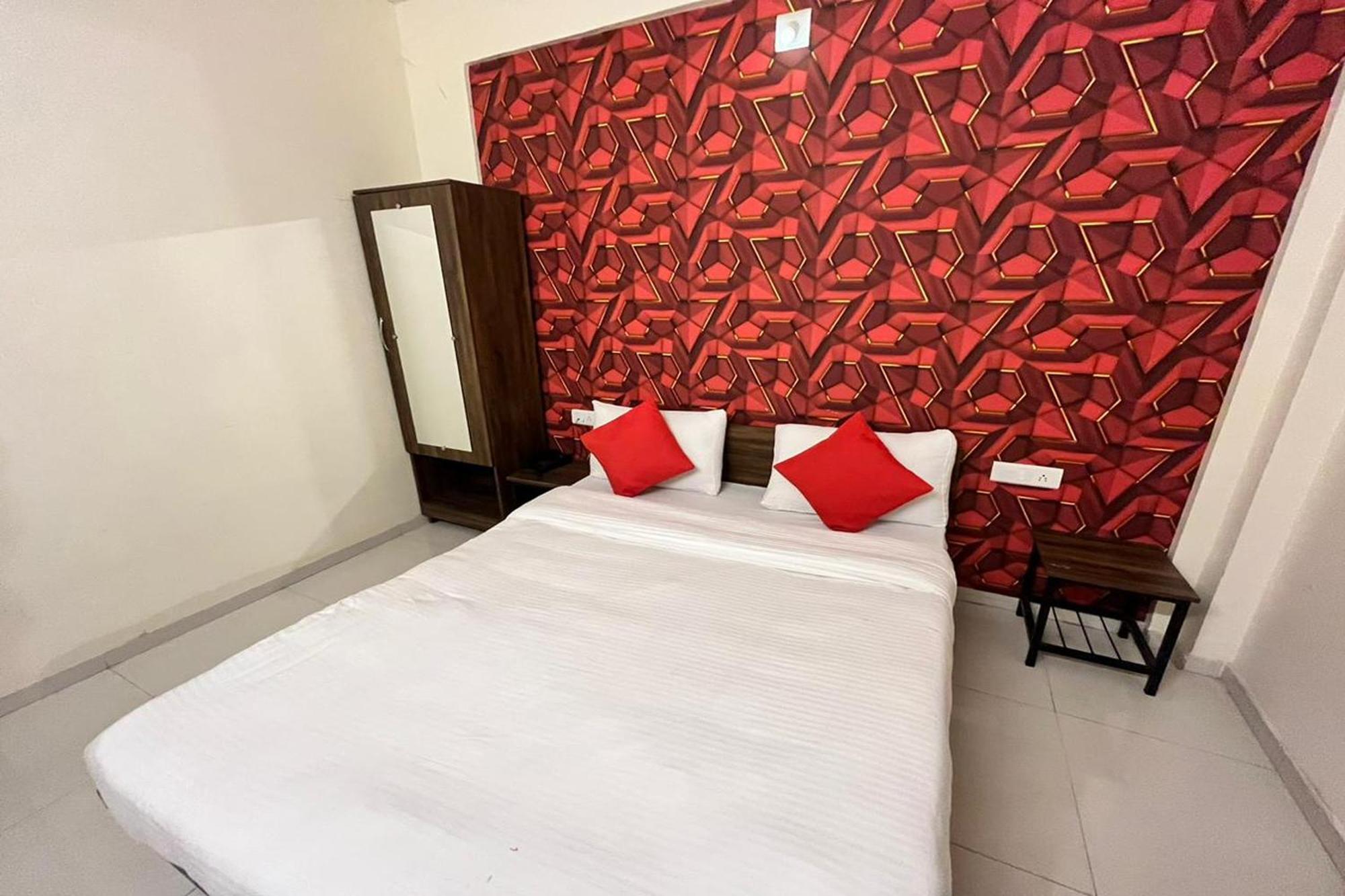 Hotel Kalyan Palace Batwa Bagian luar foto