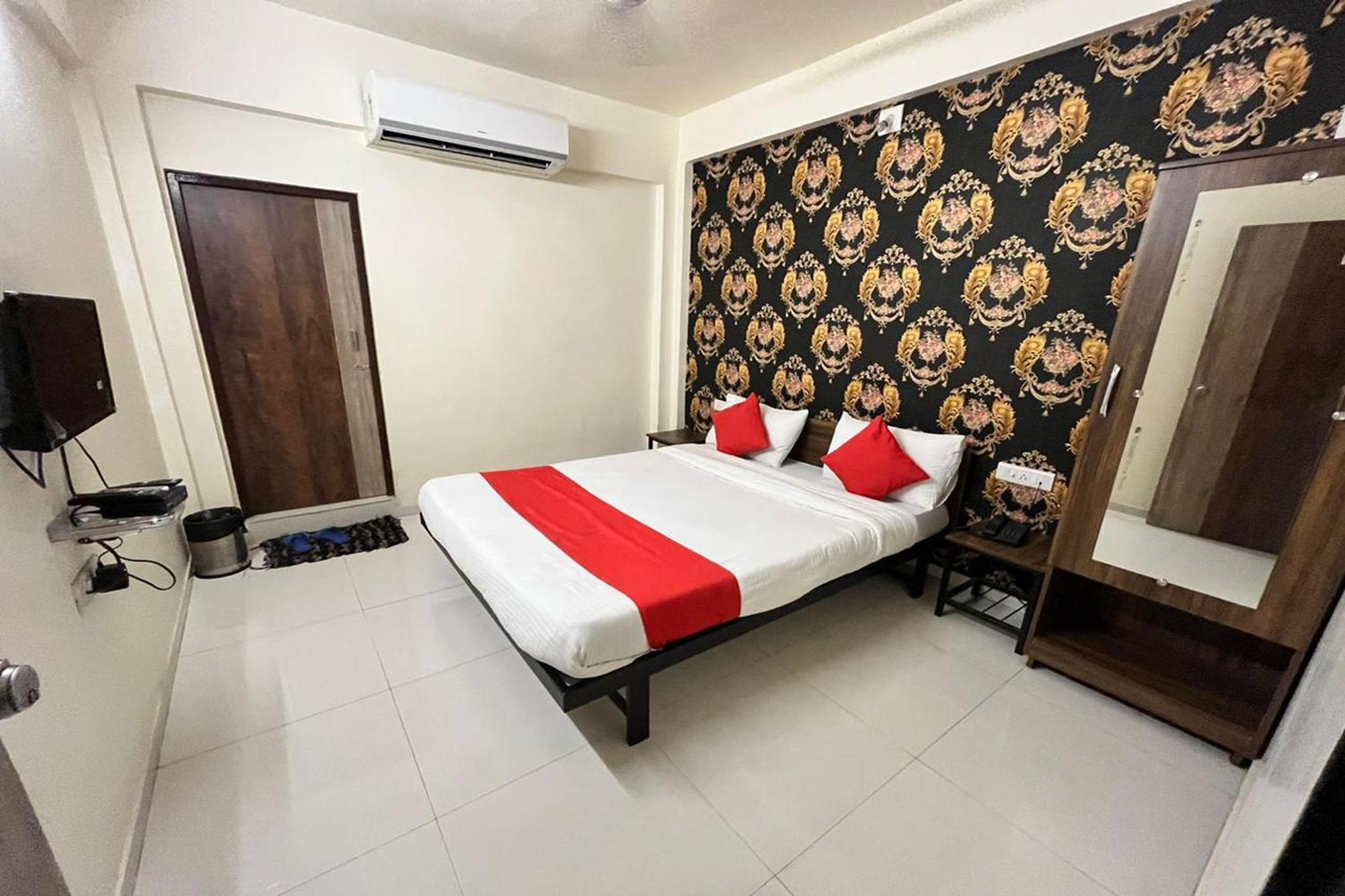 Hotel Kalyan Palace Batwa Bagian luar foto