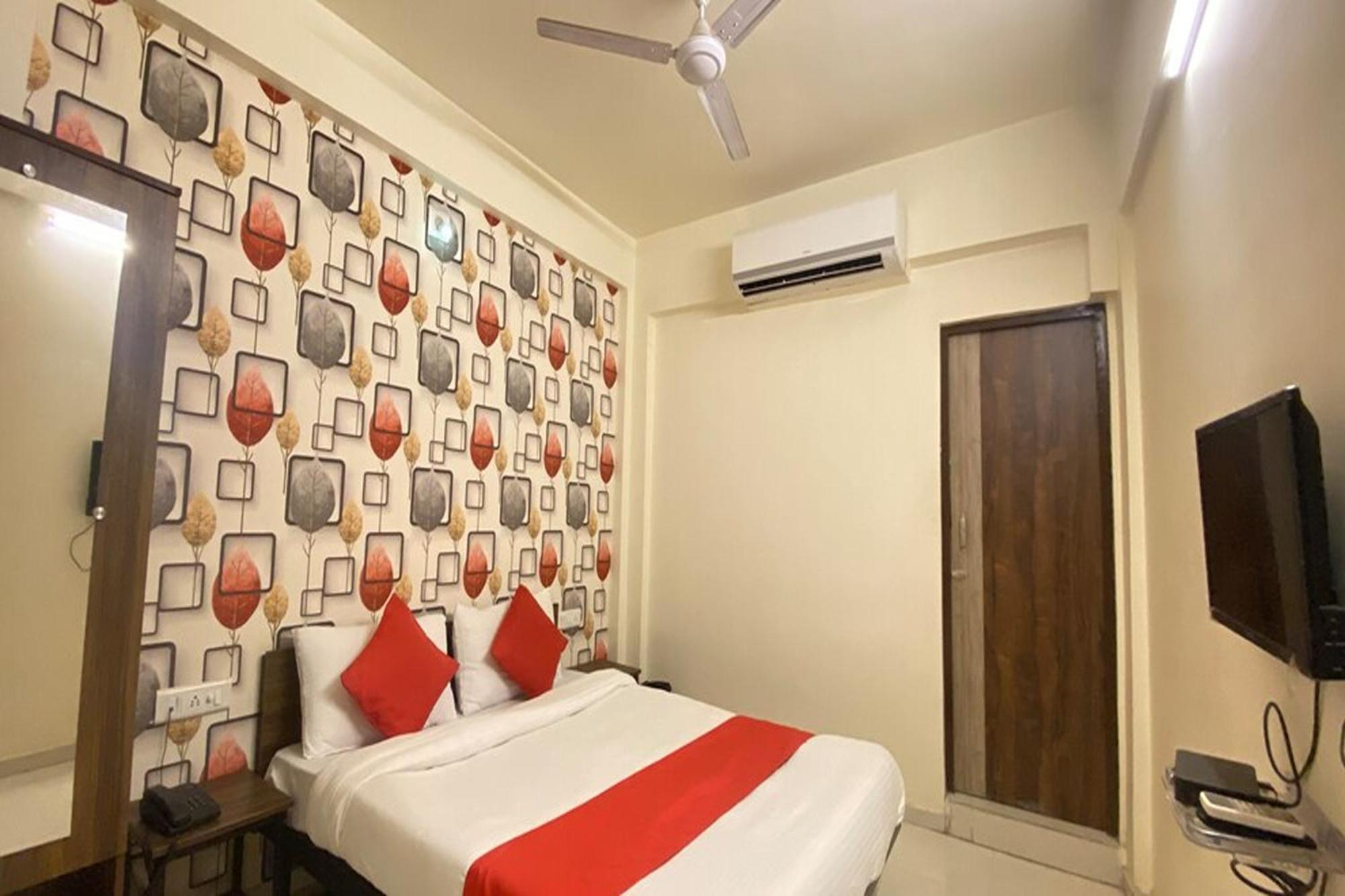Hotel Kalyan Palace Batwa Bagian luar foto