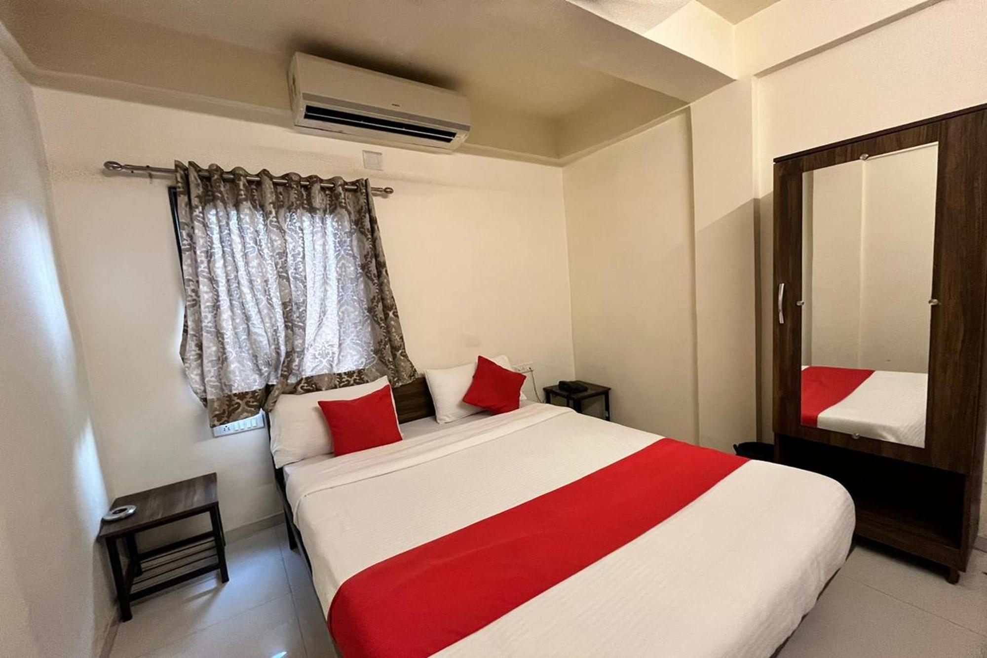 Hotel Kalyan Palace Batwa Bagian luar foto