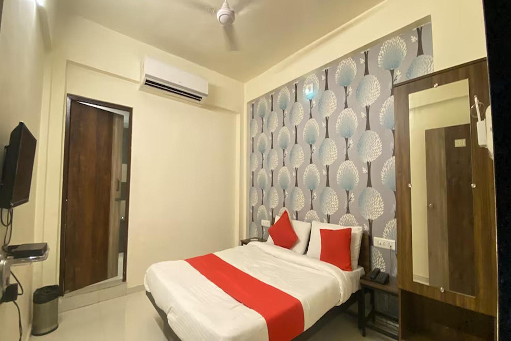 Hotel Kalyan Palace Batwa Bagian luar foto