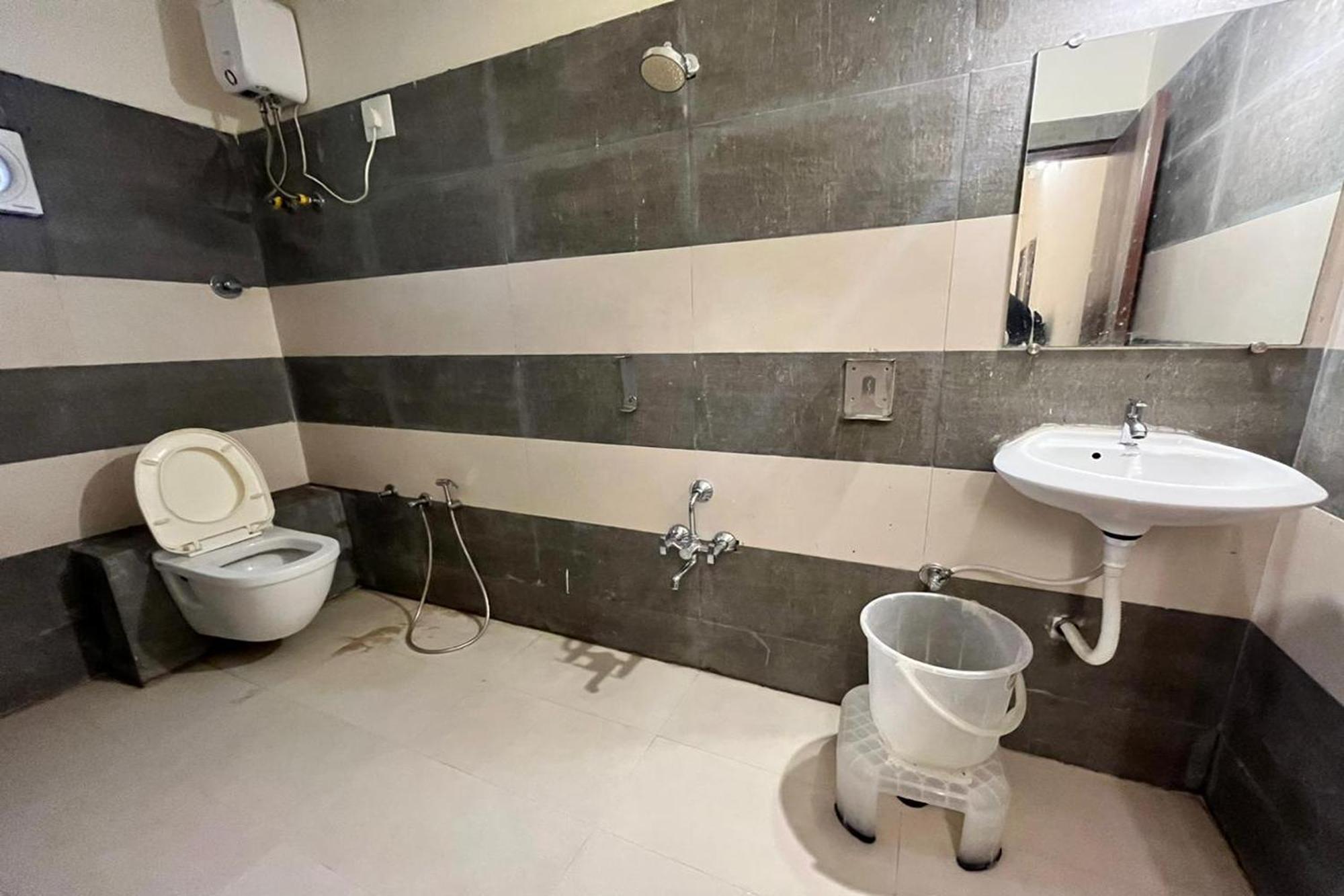Hotel Kalyan Palace Batwa Bagian luar foto