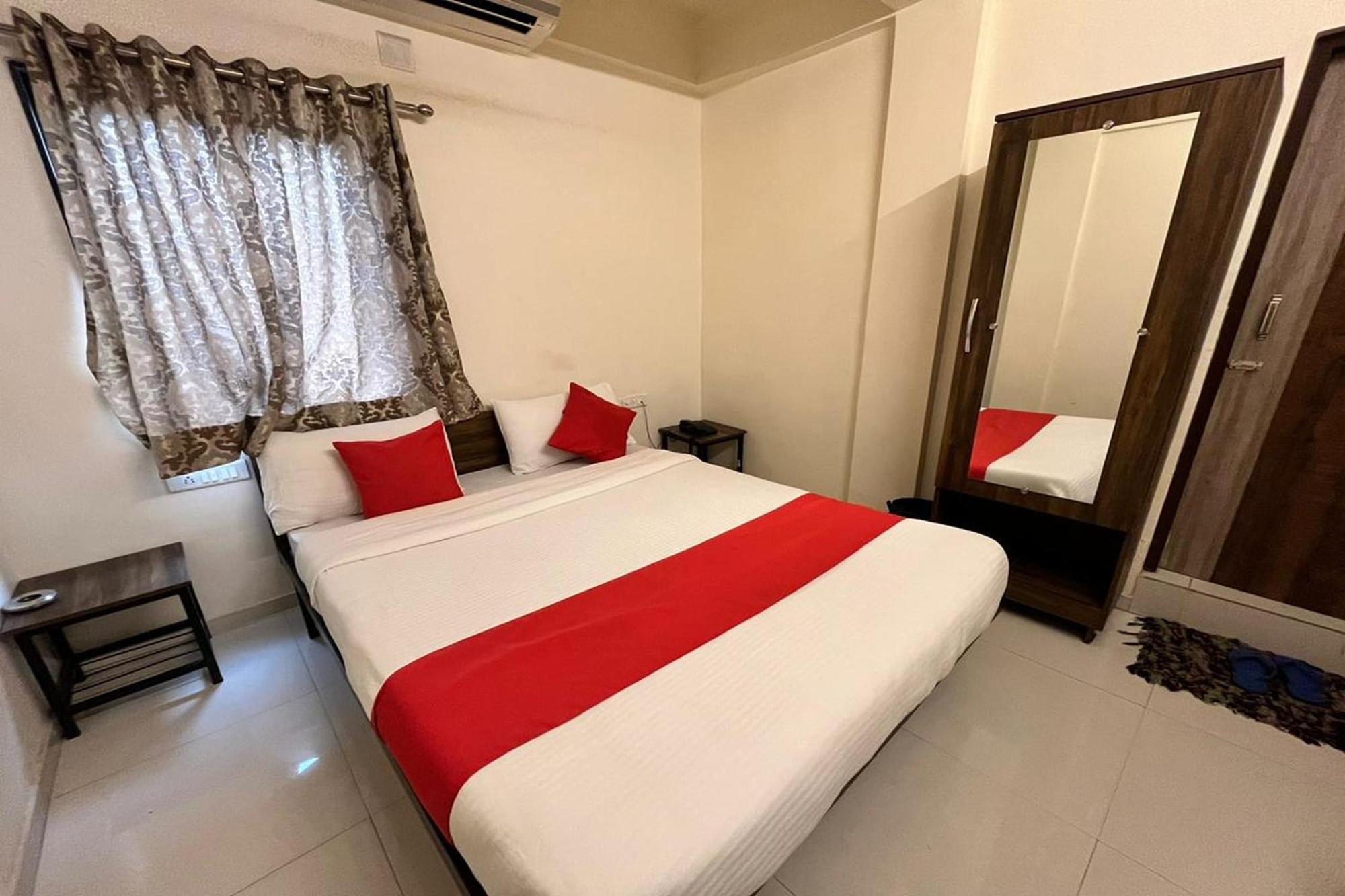 Hotel Kalyan Palace Batwa Bagian luar foto