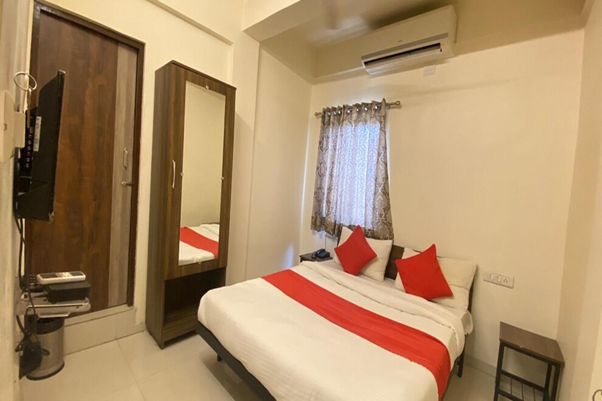 Hotel Kalyan Palace Batwa Bagian luar foto