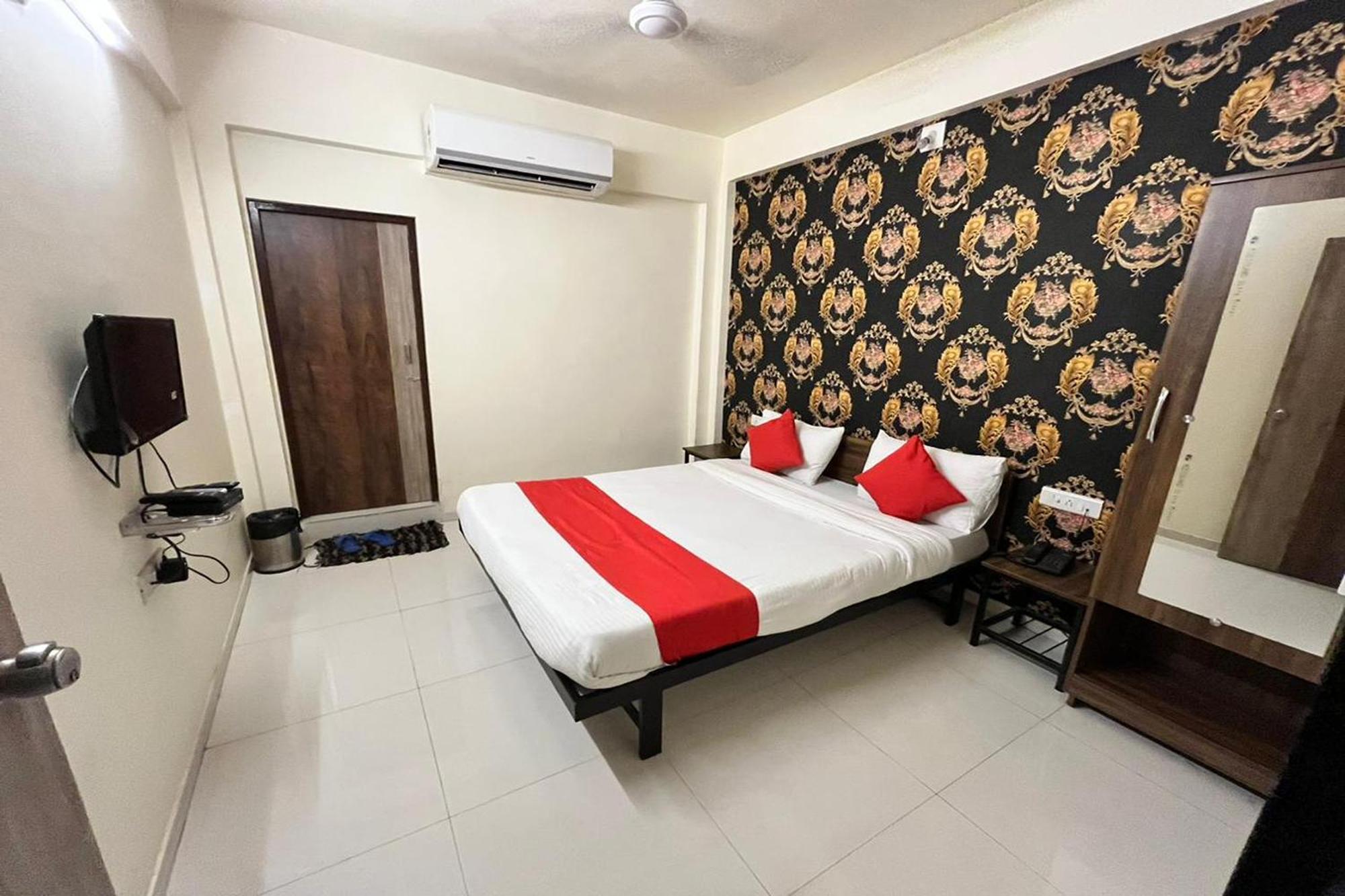 Hotel Kalyan Palace Batwa Bagian luar foto