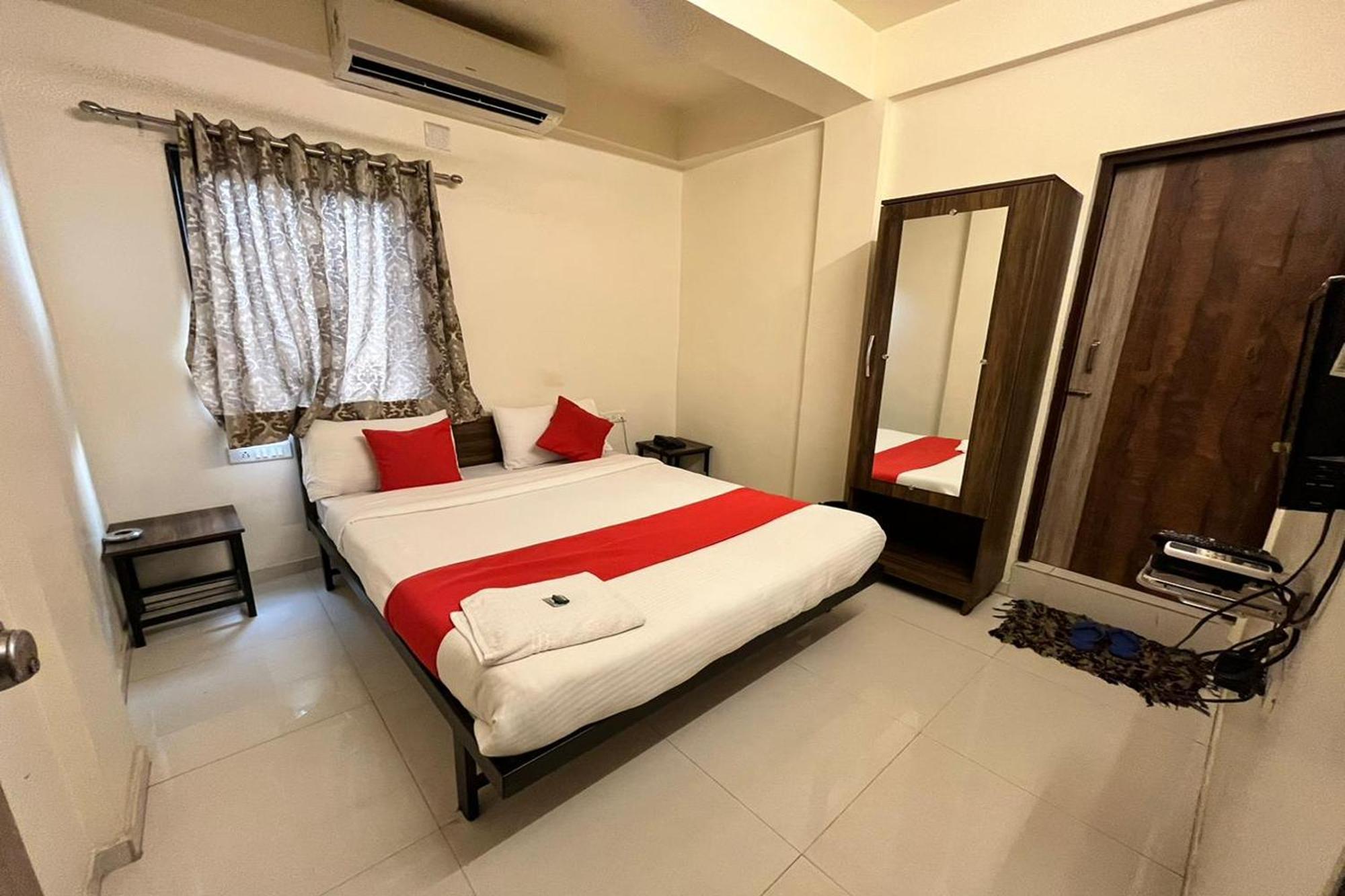 Hotel Kalyan Palace Batwa Bagian luar foto