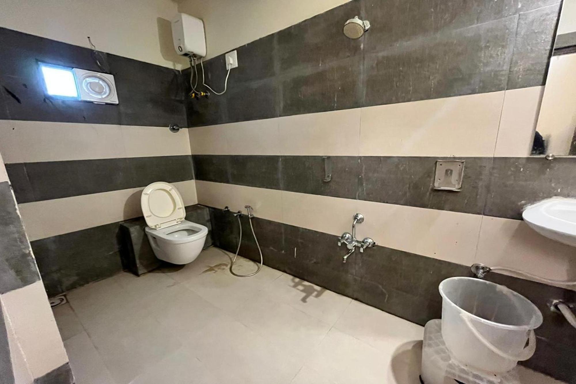 Hotel Kalyan Palace Batwa Bagian luar foto