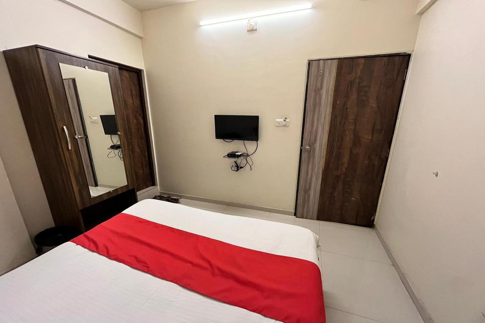 Hotel Kalyan Palace Batwa Bagian luar foto